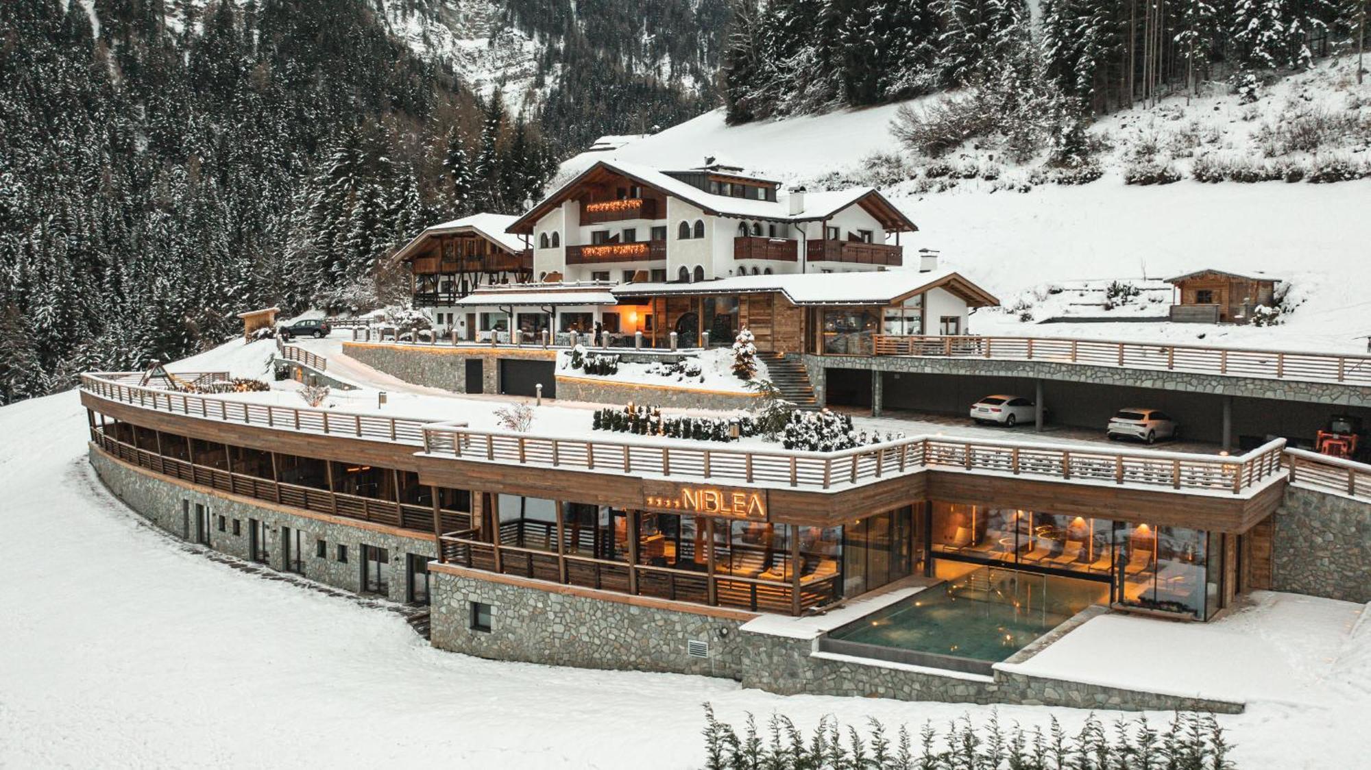 Hotel Niblea Dolomites Ortisei Extérieur photo